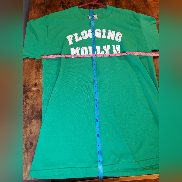 VINTAGE early 2000s FLOGGING MOLLY shirt - Picture 7 of 9